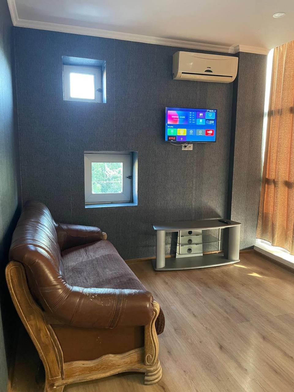 Hotel Like Тбилиси Экстерьер фото